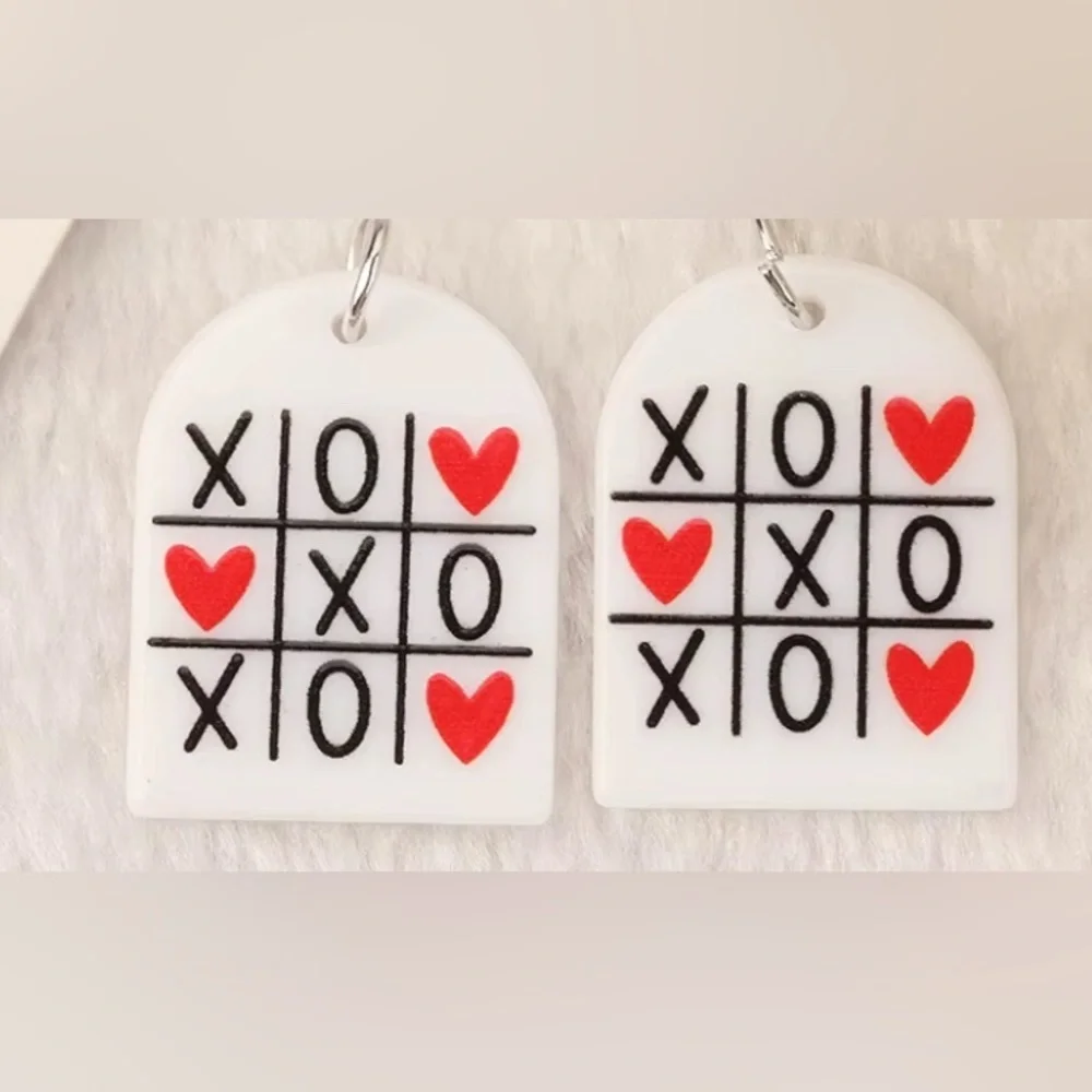 NWT - tic tac toe love acrylic dangle double sided earrings set
